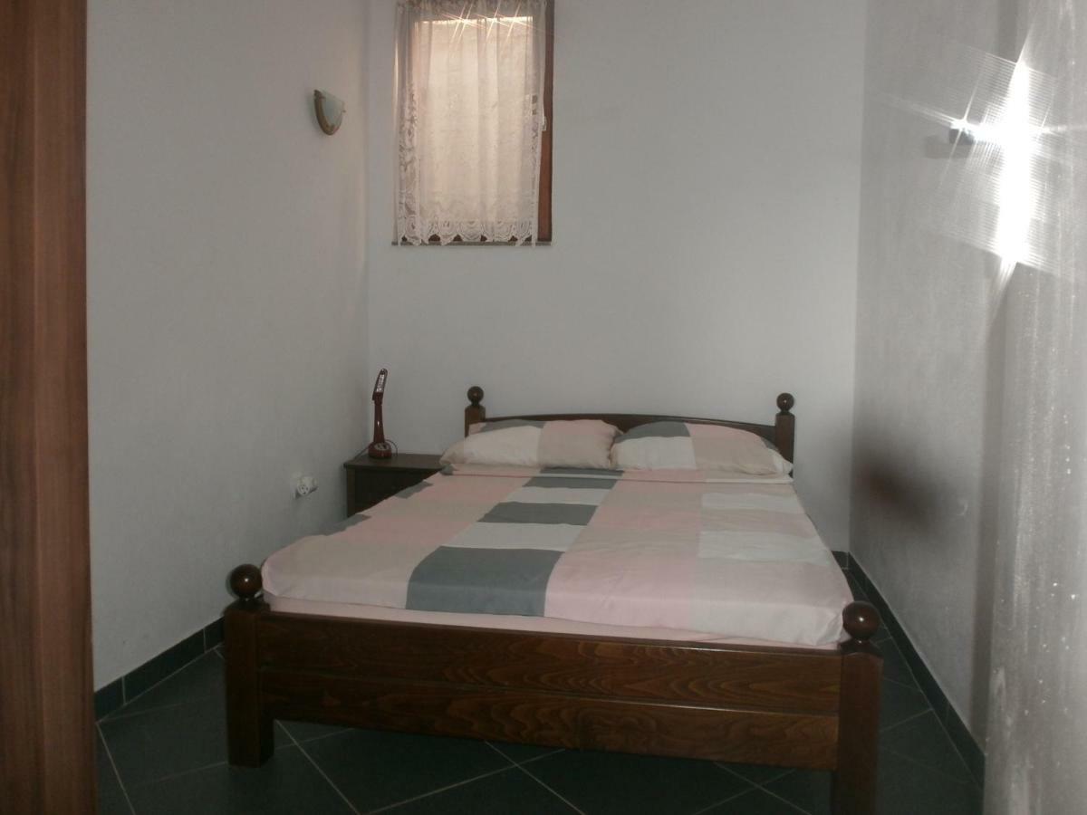 Apartmani Lastro Jesenice  Exteriör bild